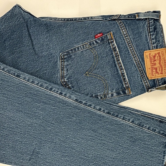 Vintage Levi's Women's 501 Original-Fit Straight-Leg Jeans - Picture 2 of 6